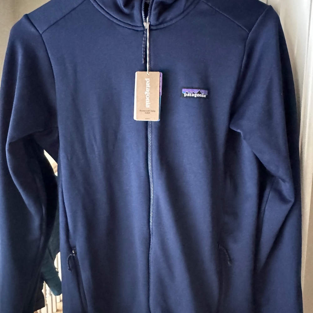 Patagonia NWT Women’s R1 Navy Jacket size Medium